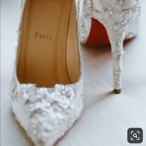 LOOKING FOR THIS SHOE!!